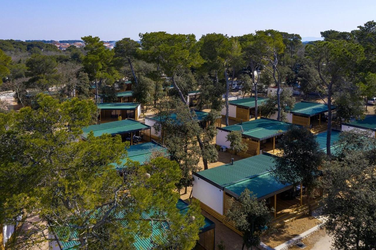 Mobile Home Saky, Biograd Na Moru Zewnętrze zdjęcie