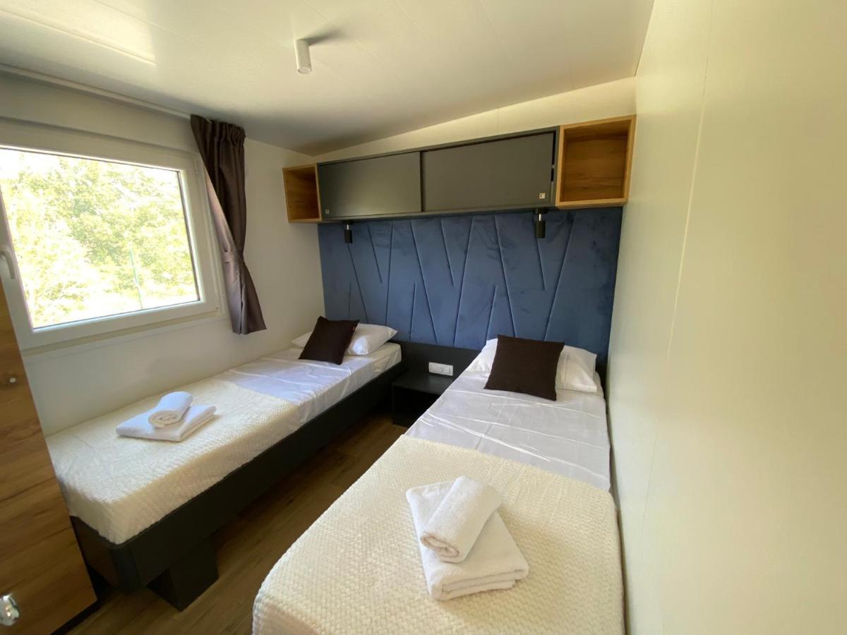 Mobile Home Saky, Biograd Na Moru Zewnętrze zdjęcie